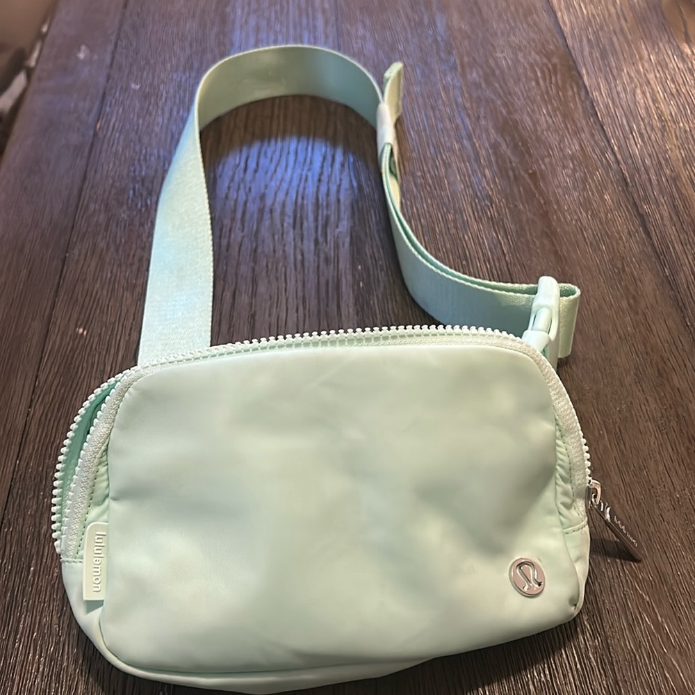 Gently used mint green Lululemon 1L Beltbag. This color is no longer an option.